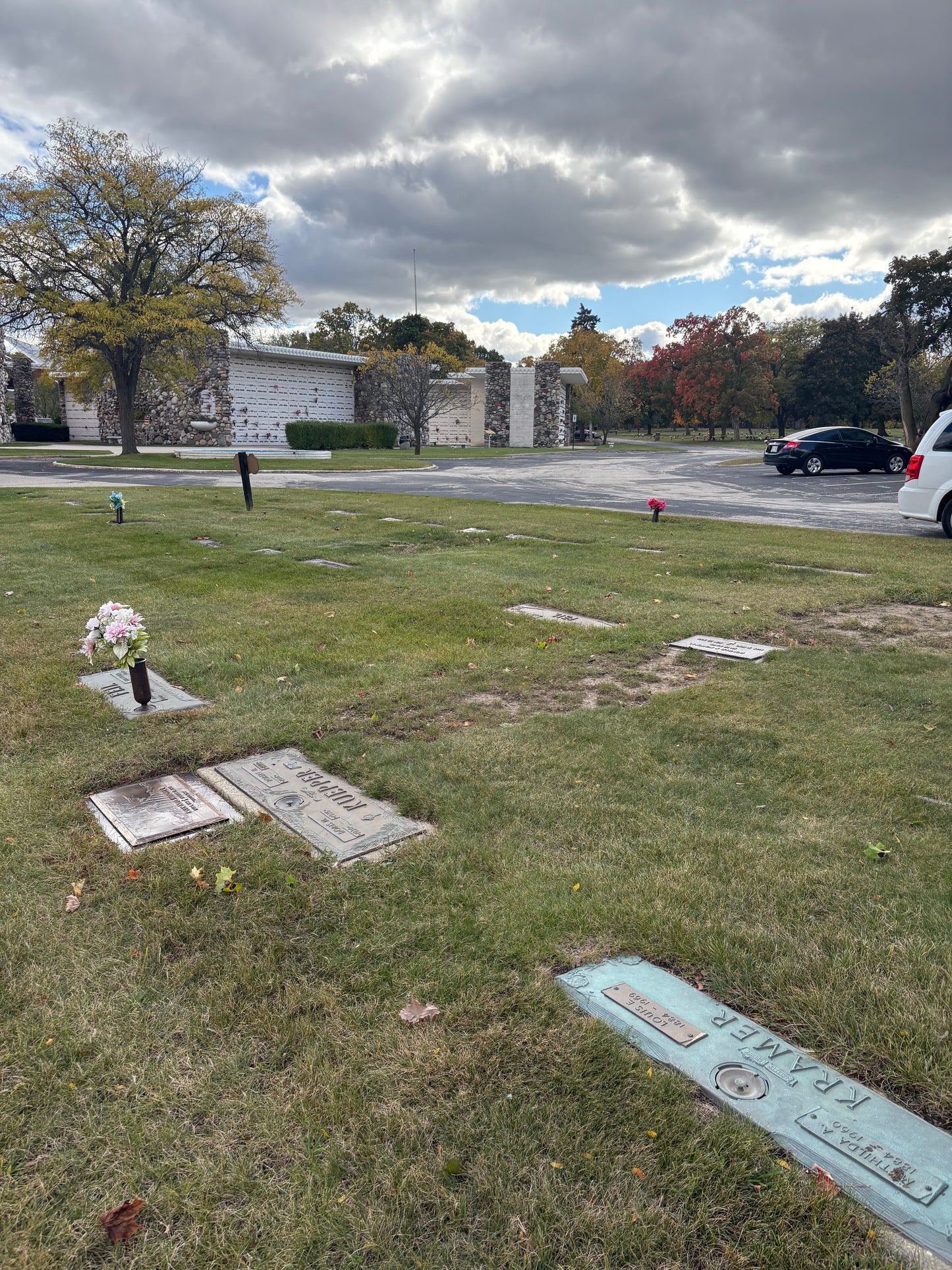 Single Grave for Sale – Wisconsin Memorial Park Inc. - Brookfield (1 Spot, Lot 225, Section 28A, Grave #3):