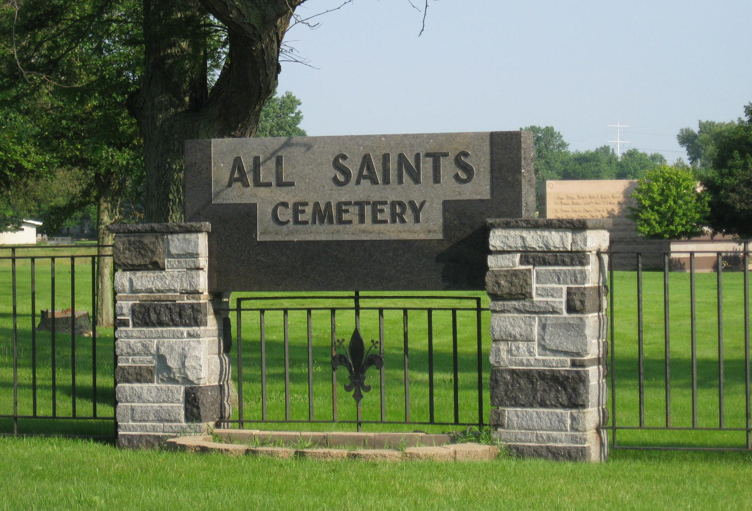 All Saints Cemetery & Mausoleum - Bourbonnais