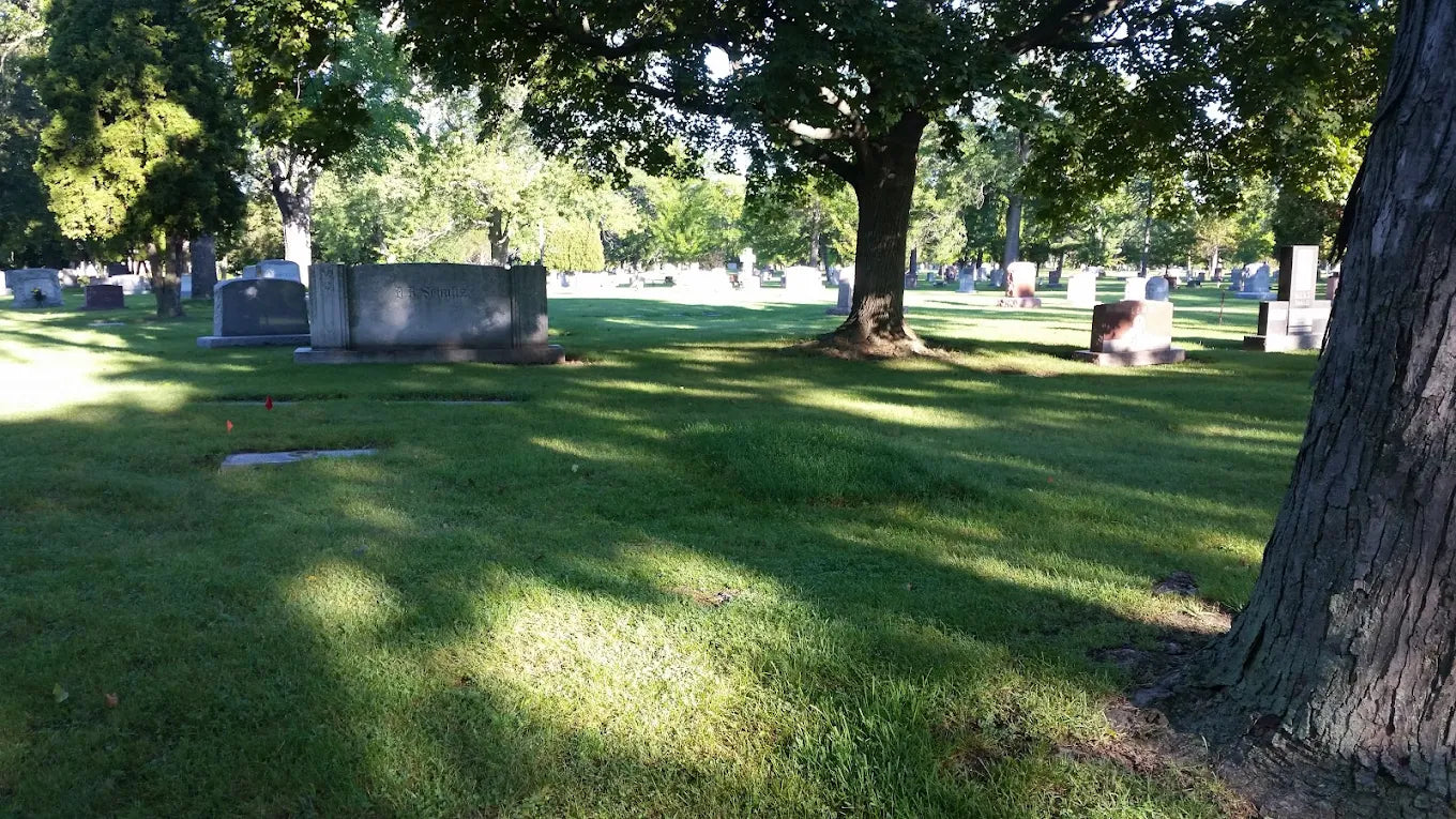 Pinelawn Memorial Park -Milwaukee