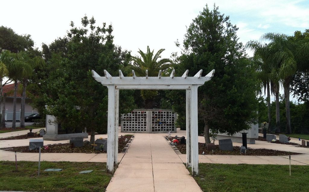 Serenity Gardens Memorial Park - Largo