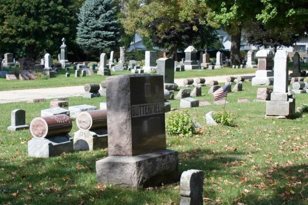 Cavalry Cemetery - Racine