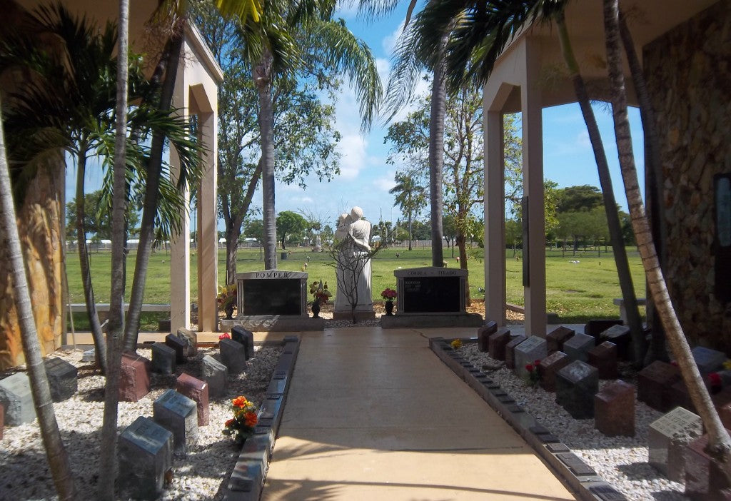 Forest Lawn Memorial - Pompano Beach