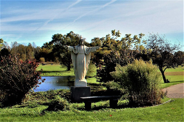 Eastwood Colonial Memorial Gardens - Davison