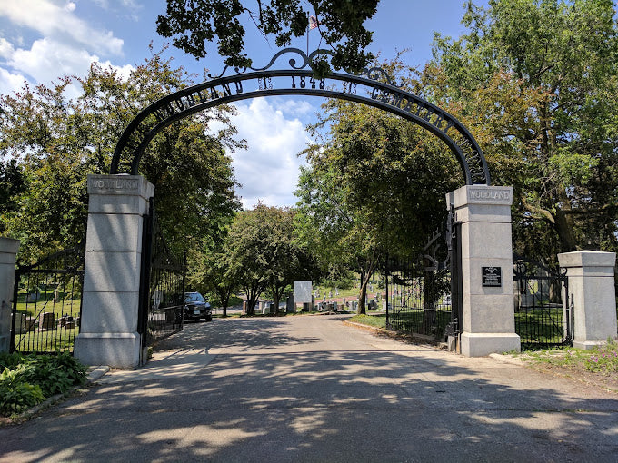 Woodland Cemetery - Des Moines