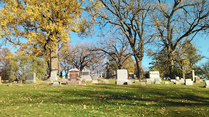 Oakdale Memorial Gardens - Davenport