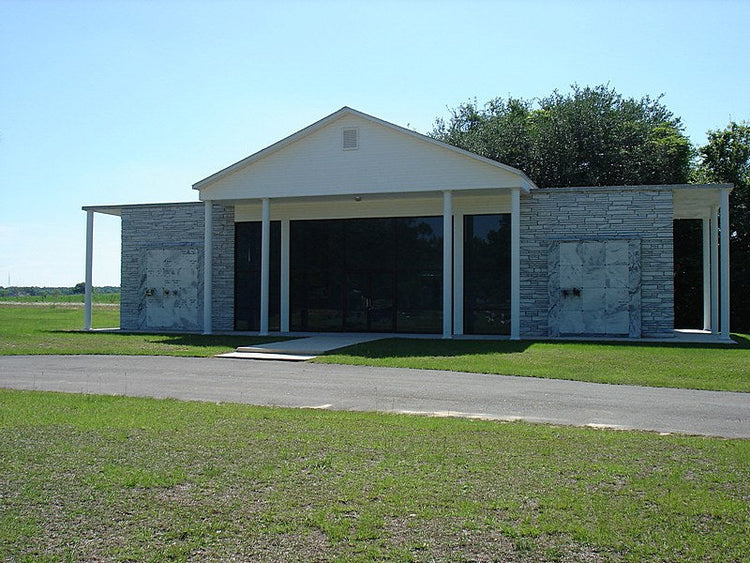 Pinecrest Memorial Gardens - Marianna