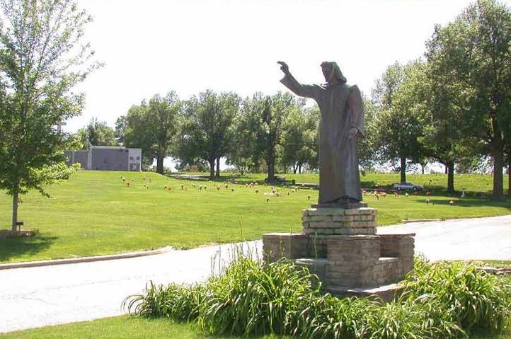 Johnson County Memorial Gardens - Overland Park