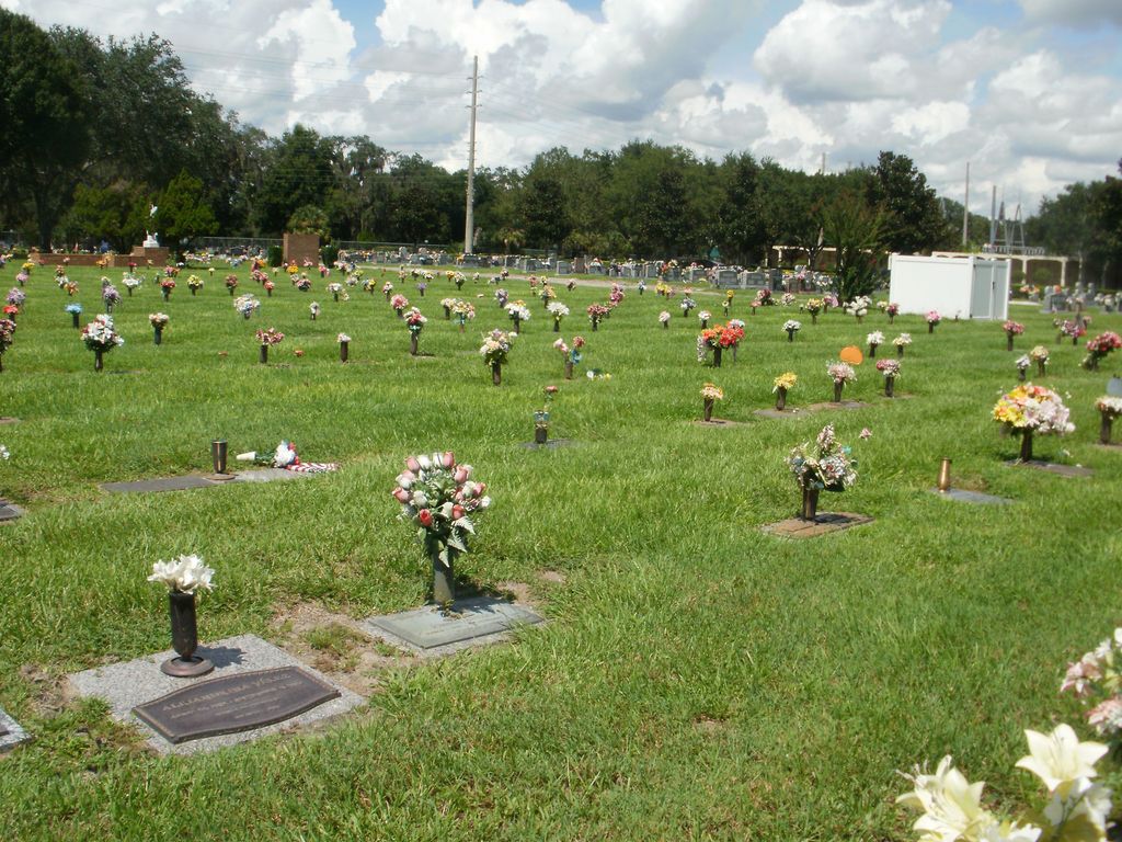 Osceola Memorial Gardens - Kissimmee