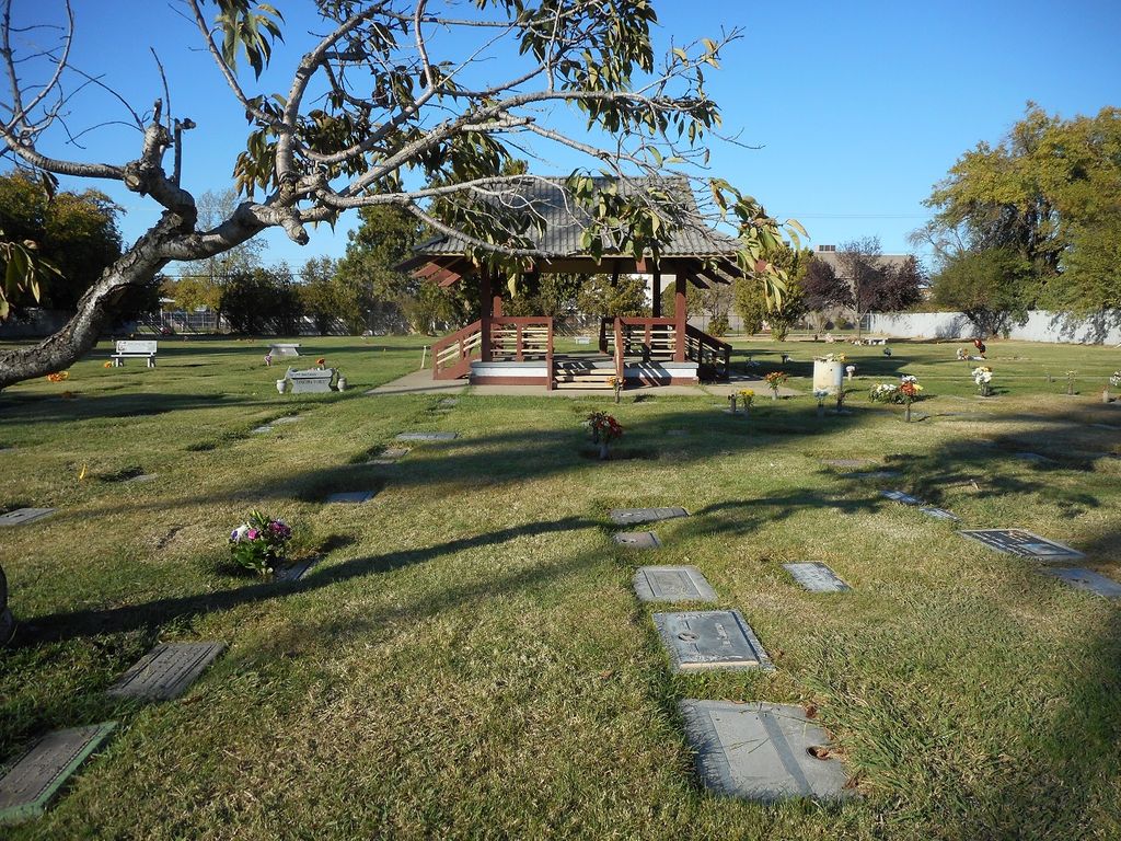 Sacramento Memorial Lawn - Sacramento