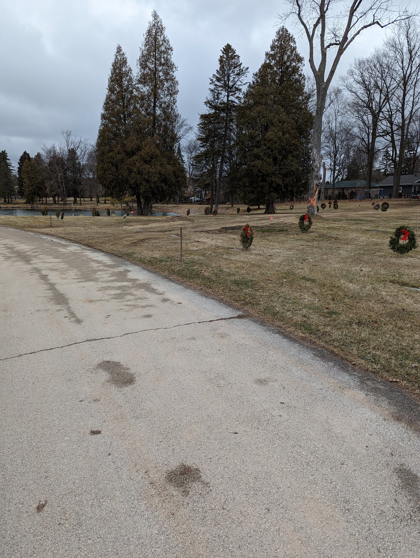 Multiple Graves for Sale – Highland Memorial Park - New Berlin (2 Spots, Plots 3 and 4 in section 8 .. pond view)