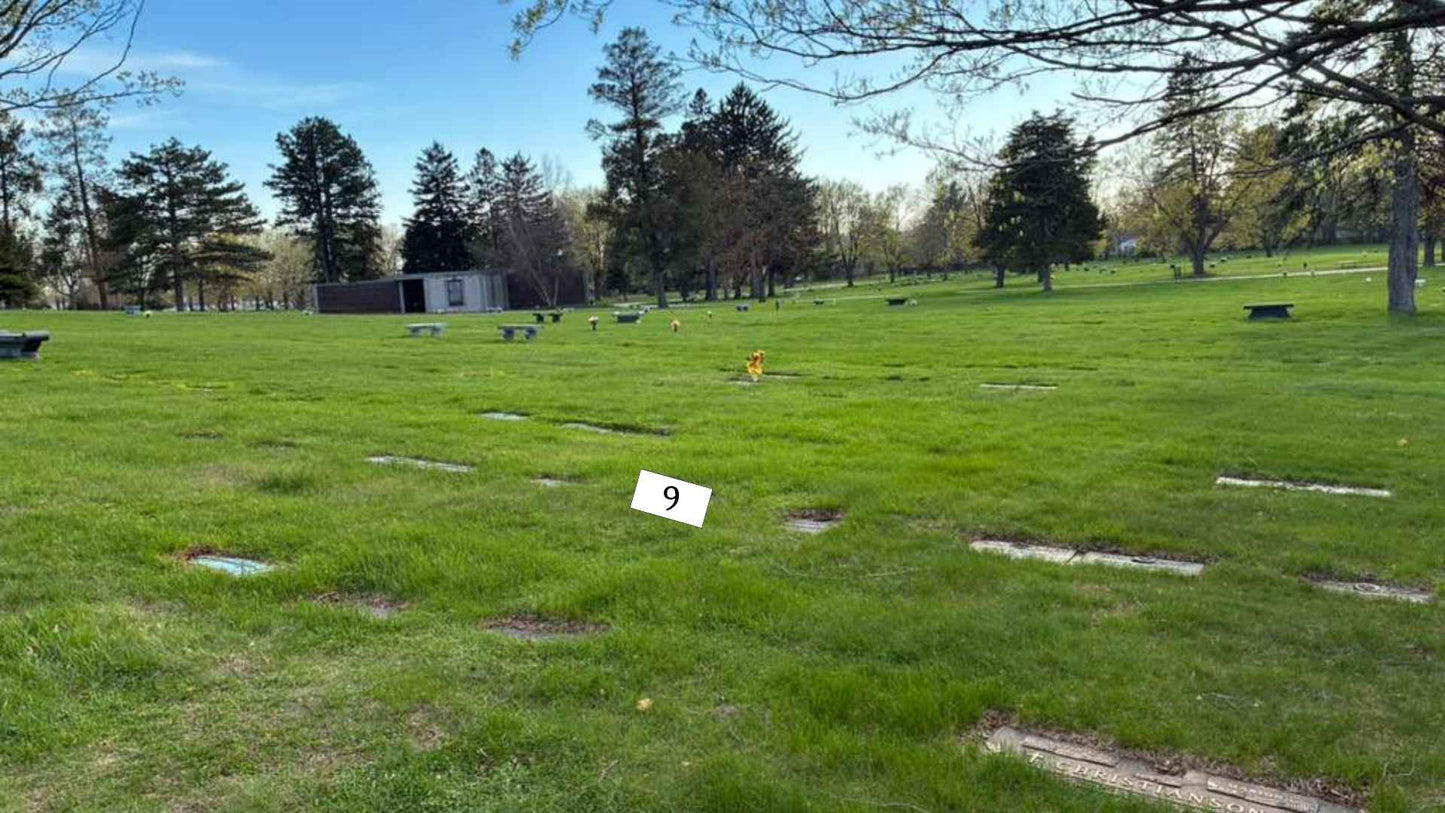 Multiple Graves for Sale – Roselawn Memorial Park - Monona (4 Spots, Section G - Lot 35 - Spaces 1, 2, 3, 9)